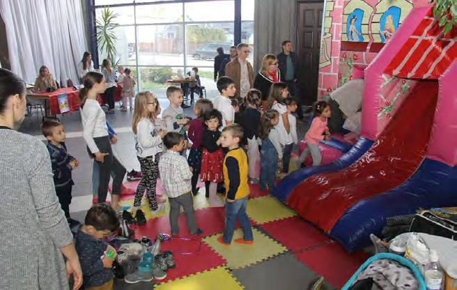 По завршетку литије, деца су овај радосни празнични дан наставила дружећи се у просторијама наше ЦШО, где су, као и претходних година била