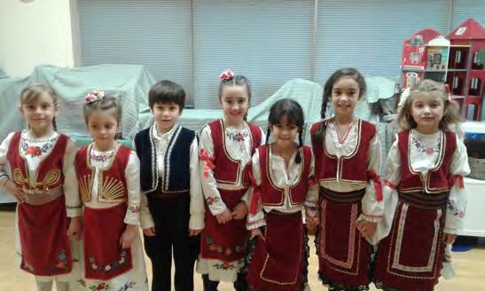 Сестре из Кола српских сестара Косовка девојка су припремиле богат домаћи ручак који је отпочео уз благодарност Богу и са благословом свештеника протојереја Малише Миловановића.
