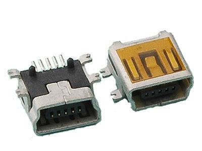 e 4.4.2. Jungtys Prie maketo yra jungiami keli kabeliai. Vienas jų USB sąsajos (XS3).