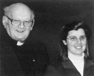 Paolo Molinari SJ, u kkonfermata minn D. Antonio Marto, l-isqof ta Leiria Fatima. Angela de Fatima Coelho hija kemm reli juωa kif ukoll tabib u tipprattika l-mediçina fl-isptar f Leiria.