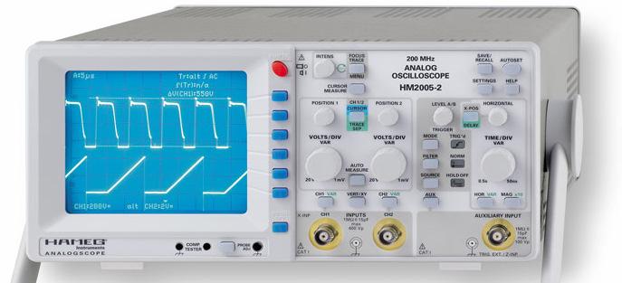 4. Elektroniniai oscilografai ir jų taikymas 4.4 pav. Universaliojo analoginio oscilografo ir jo pagrindinių valdymo elementų vaizdas 4.2.4. Svarbiausios oscilografų savybės Priklausomai nuo paskirties elektroniniai oscilografai gali būti įvairiai charakterizuojami.