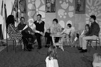 Nekateri učenci obiskujejo glasbeno šolo. Deklamacije in dramatizacije so popestrili z igranjem harmonike in solo petjem. Povabljeni so bili tudi gostje.