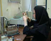 توسط دانشگاه پیش می رود و هدف اصلی کارکرد علمی و فنی در تربیت نیروی انسانی این است که تاثیرات بسزایی در اینکه شعارهای بزرگ انقالب را با ساختارهای علمی به دنیا عرضه کند داشته باشد.