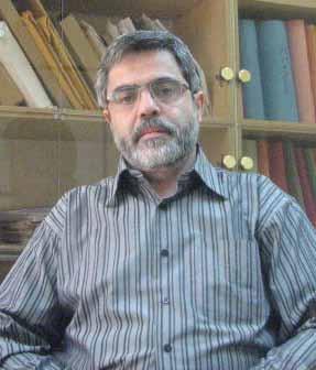 رئیس دانشکده علوم ریاضی : علم در سایه ارتباطات رشد می کند دکتر مسعود امینی ضمن اعالم خبر ایجاد پژوهشکده مجازی ریاضیات از توسعه مرزهای دانش به عنوان اصلی ترین هدف پژوهشی علوم ریاضی نام برد.
