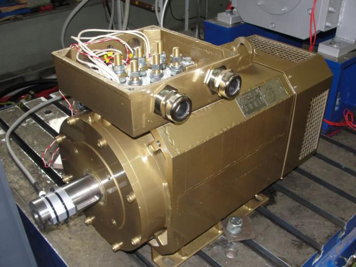 Vučni motor s trajnim magnetima Proizvođač: Končar-MES Tip: IPM225 Napon: 400 V Maksimalna brzina: 5000 min -1 Klasa izolacije: H Temperature okoline: 40 C Hlađenje: zrakom Mehanička zaštita: IP54