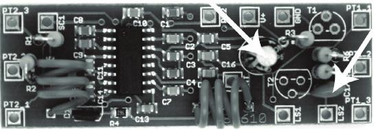 Placa electronică trebuie suspendată între cele două potențiometre, iar apoi fixată cu ajutorul a șase fire.