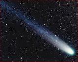 Po dolžini obhodne dobe jih delimo na: dolgoperiodične komete, ki imajo obhodno dobo daljšo od 200 let. Verjetno izhajajo iz Oortovega oblaka. Njihov način gibanja je lahko prograden ali retrograden.
