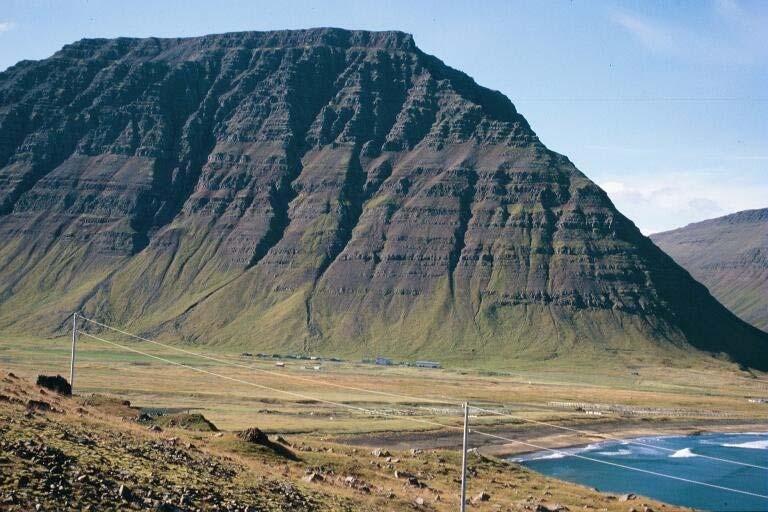 Leynisgil Tyrkjagil Hesthúsagil Tungudalur Syðridalur stalls power station Mynd 3: Ernir. Helstu rnefni (lj smynd: Kristj n g stsson). skri urunnin a ne an og liggur bygg in a mestu ar undir.