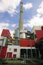 V spaľovni je na energetické využitie vyrobenej pary nainštalovaná turbína vybavená elektrickým generátorom.