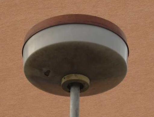 svietidla, ktoré je nutné čistiť s požiadavkami na obsluhu - Svietidlá typu AT nie sú určené na osvetľovacie komunikácií triedy ME - Vysoká poruchovosť z dôvodu mechanického porušenia a nízkeho