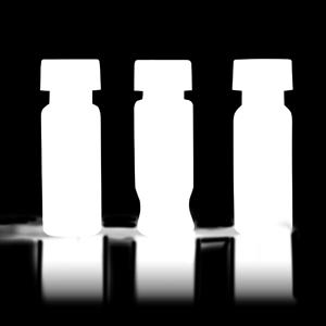 Kinetex (50 mm x 2,1 mm), reverznofazna SF C 18 (delci 2,6µm) izokratsko 23 % B (A: 0,085 % H 3 PO 4 v