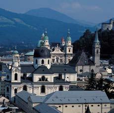 Todėl suprantama, kad Austrija itin traukia turistus, mėgstančius slidinėti. Per šalį teka viena ilgiausių Europos upių Dunojus, jo ilgis Austrijoje yra 350 km.