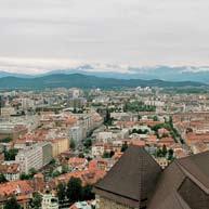 Tačiau ilgainiui Slovėnijoje, kaip ir kitose neserbiškose Jugoslavijos daly se, kilo nepasitenkinimas Belgrado tautine politika, ir Jugoslavijos Federacija iširo į atskiras respublikas.