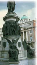 98 A irija Įdomu tai, kad Konstitucijoje įtvirtintas oficialus valstybės pavadinimas yra tiesiog Airija, įprastas tokioms politinėms sistemoms žodis Respublika nepride damas.