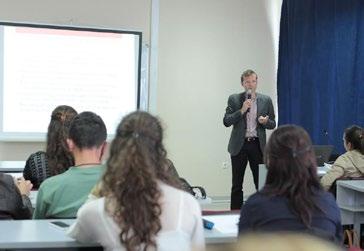 15 maj 2015 Aktualitet Marc Gruber: Gazetaria hulumtuese duhet t i shërbejë publikut 17 Në kuadër të projektit të përbashkët të Fakultetit të Komunikimit Masiv dhe Projektit të Këshillit të Evropës