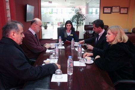 krijuar përshtypja se qeveria gjermane e ka këshilluar atë t i ndërrojë partnerët e koacilicionit. Kjo nuk është aspak e vërtetë tha Ambasadorja e Gjermanisë në Kosovë, Angelika Viets.