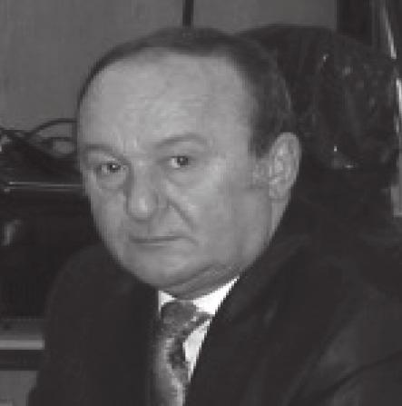 Abstraktet e leksioneve dhe CV-të e lektorëve VETON HOXHA CURRICULUM VITAE Prof. Veton I. HOXHA Ka lindur në Prishtinë më 1952.