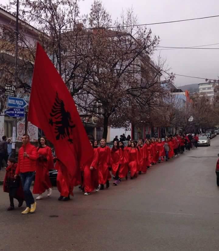 10 - Nëntor 2015 nr. Nëse Rruga e Arbërit bëhet, askush nuk na e var më, pasi duhet të shkojmë dhe të kthehemi brenda ditës me duar në xhepa, pa patate, pa mollë, pa arra, pa gjizë, pa.