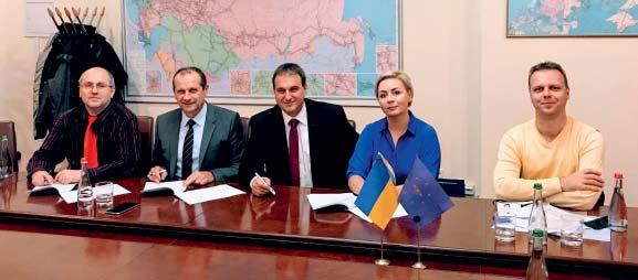 ZO ŽIVOTA SPOLOČNOSTI HODINOVÁ MZDA PRE SOLIDARITU Všetky peniaze idú na pomoc kolegom v núdzi. Na presmerovanie hodinovej mzdy stačí podpis zamestnanca na listinu, ostatné zariadi mzdová učtáreň.