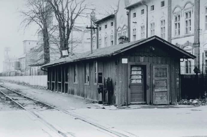 HISTÓRIA DREVENÁ ARCHITEKTÚRA, KTORÚ ODVIAL ČAS Železnica prakticky hneď od svojho vzniku zanechávala svoju typickú stopu v krajine.