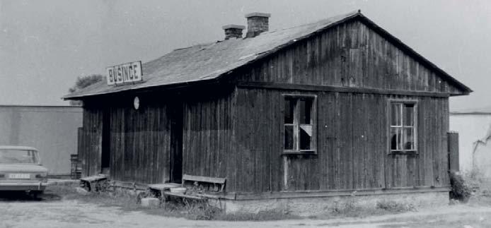 Aj v rokoch 1950 1951 pri výstavbe novej trate z maďarského Ipolytarnócu do Malých Stracín prišiel k slovu materiál vyťažený z našich lesov.