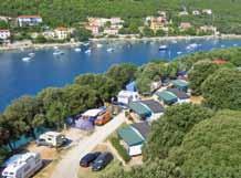 sadræaji udaljeni 4 km od kampa Plaæa > ljunëana i stjenovita