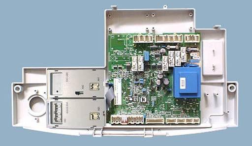 ACCESORII CASCADA OCI 420 Permite schimbul de date intre placa electronica si regulatoarele de temperatura RVA 46 sau RVA 47. AGU 2.