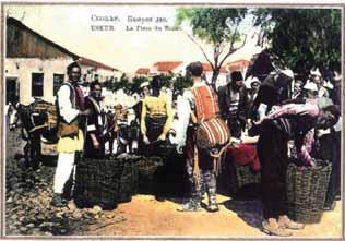 Retro 26 MAJ 2017 13 Botime të veçanta Më shumë se 200 fotografi dhe kartolina të vjetra të përmbledhura në 232 faqe, dëshmojnë për fundin e shekullit 19 dhe gjysmën e parë të shekullit 20 të qytetit