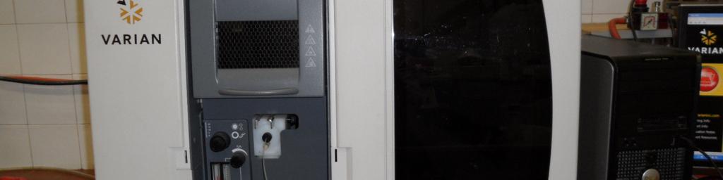 votlo katodo (desno) Poudarite razlike med metodo kalibracijske premice in metodo