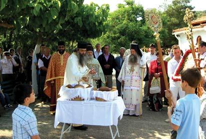 Ο νέος Κληρικός μας, ὁ ὁποῖος διακρίνεται γιὰ τὴν εὐλάβεια καὶ τὴν σοβαρότητά του, ἔλαβε εὐρυτάτη μόρφωσι σὲ Κολλέγια καὶ Πανεπιστήμια τῶν Η.Π.Α.