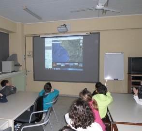 Τεκμήριο 4: Λογισμικό Google Earth Ο εκπαιδευτικός εξήγησε στους μαθητές τη διαδικασία που γίνεται η σήμανση με το εργαλείο της πινέζας και τους κάλεσε να επισημάνουν τα μέρη ωοτοκίας της θαλάσσιας