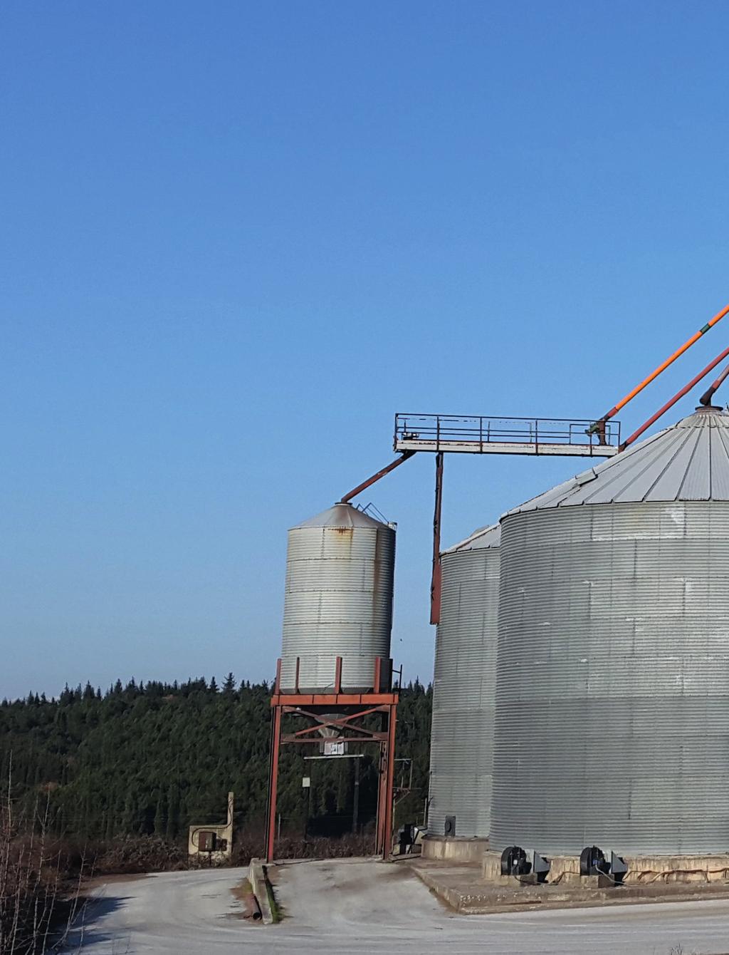 Εμπορία Αγροτικών Προϊόντων Η εταιρία μας στο πλαίσιο ανάπτυξης της έχει δημιουργήσει συγκρότημα ζωοτροφών στις εγκαταστάσεις της στο Σταυροχώρι Κιλκίς.