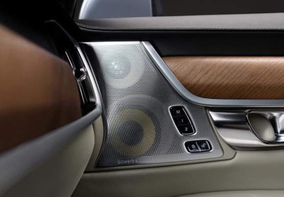 Sensus Performance Στο βασικό επίπεδο εξοπλισμού (Kinetic), το νέο Volvo S90 είναι εφοδιασμένο με το ηχοσύστημα Performance.