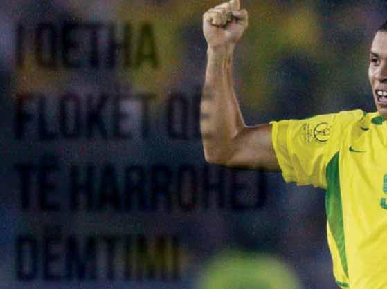 Ronaldinjo, në fakt, është bërë anëtar i Partisë Republikane të Brazilit, siç është njoftuar gjatë një ngjarjeje të mbajtur në Drejtorinë Kombëtare në Brasilia.