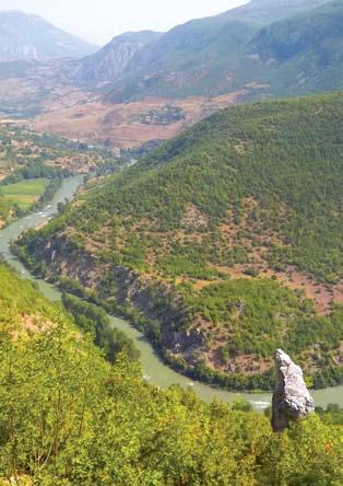 18 - Janar 2013 nr. Zemër e lënduar e poetes Hatixhe Erebara Nga Faik Xhani Poetja Hatixhe Erebara vjen para lexuesit me një vëllim poetik të titulluar: Zemër e lënduar.