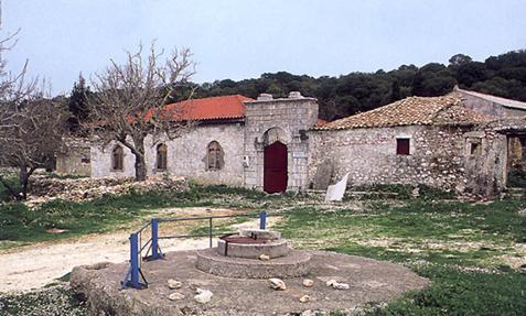39 Το Μοναστήρι της Υπεραγάθου Βρίσκεται στον Κοιλιωµένο.
