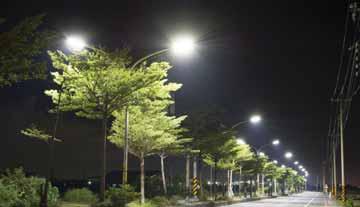 Pomoću E uličnih rasvjetnih tijela može se uštedjeti još više električne energije regulacijom intenziteta rasvjete i isključivanjem nepotrebnih svjetiljki, odnosno uporabom senzora
