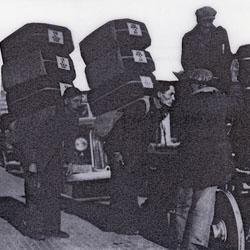 Εικόνα 39 Missirian φωτογραφία με το προϊόν Πηγή: http://www.missirian.gr/history.html Μετά τον Δεύτερο Παγκόσμιο Πόλεμο, το εργοστάσιο Plovdiv κρατικοποιήθηκε από το καθεστώς στη Βουλγαρία.