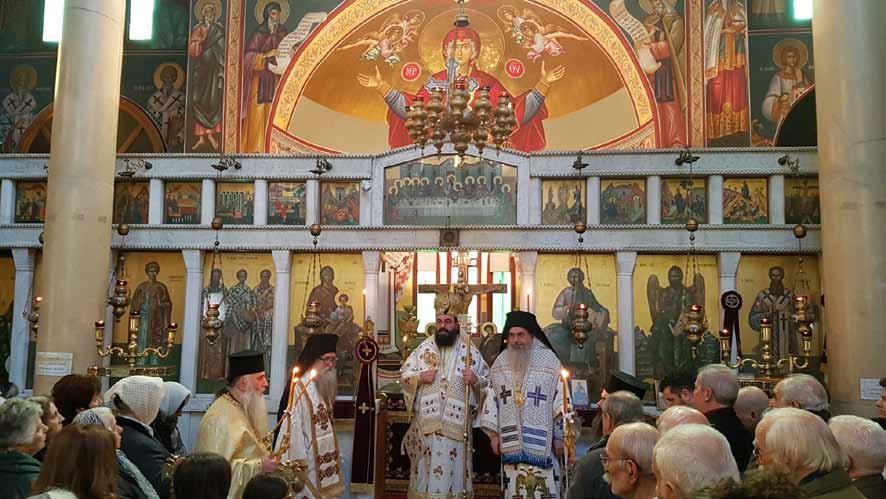 Τὸ ἑσπέρας τοῦ Σαββάτου τελέσθηκε ὁ ἀναστάσιμος Ἑσπερινὸς στὸν Ἱερὸ Καθεδρικὸ Ναὸ τῶν Ἁγίων Τριῶν Ἱεραρχῶν στὴν Θεσσαλονίκη, χοροστατοῦντος τοῦ Θεοφ. Ἐπισκόπου Μεθώνης κ.