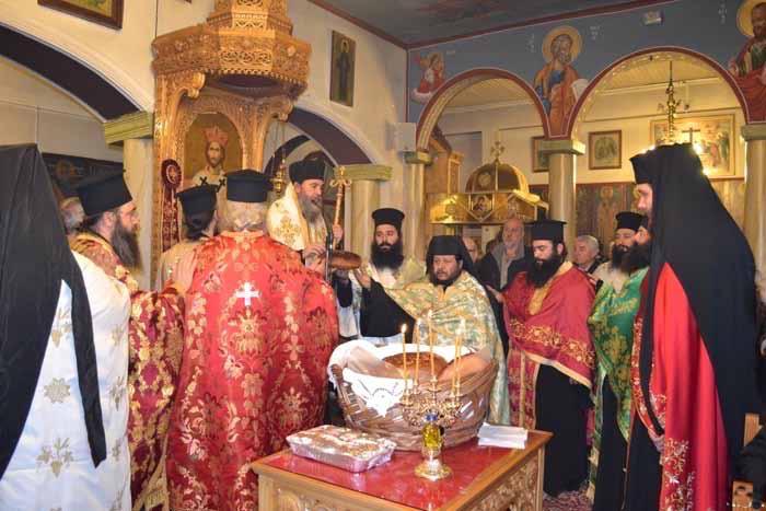 Παχώμιος καὶ ὁ Ἱεροδιάκονος π. Ἀχίλλειος. Σημειωτέτον, ὅτι στὸν ἑορτάζοντα Ἱερὸ Ναὸ στὸ Μαρκόπουλο Ἀττικῆς τῶν ἱερῶν Ἀκολουθιῶν καὶ τῆς Θείας Λειτουργίας προέστη ὁ Σεβ.