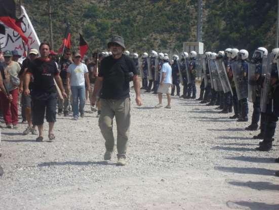 Κοινωνικές αντιδράσεις Εικόνα 4:
