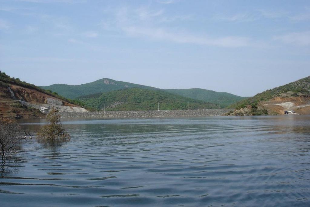 Υδροταμιευτήρας της Δ.Ε.Υ.Α. Δήμου Αλεξανδρούπολης Ολοκληρώθηκε το 2005 είναι χωμάτινο φράγμα με αργιλικό πυρήνα.