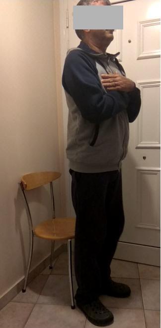 2.1 - Seconds Chair Stand test Ο εξοπλισμός που χρειάζεται για αυτό το τεστ είναι μια καρέκλα με ίσια πλάτη, χωρίς χερούλια, ύψους 17 ιντσών (43 εκατοστά) και ένα χρονόμετρο η πλάτη της καρέκλας