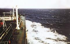 Ταχύτητα ανέμου 7 10 knots. Ύψος κύματος 0,6 1 m.