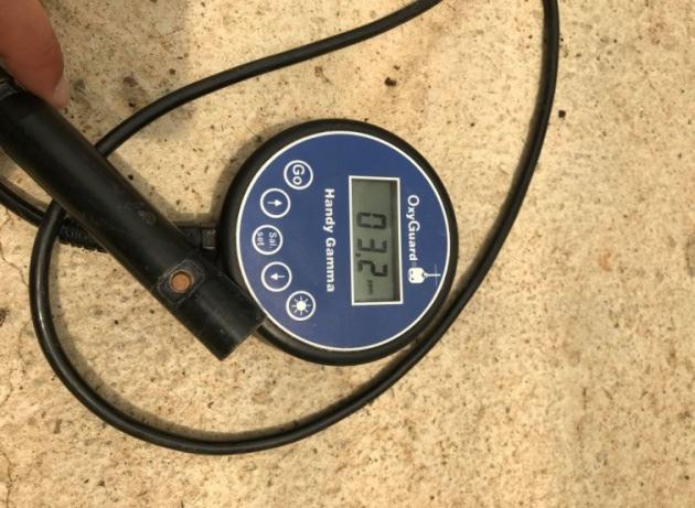 8 Hanna Instruments HI 991300 ph/ EC/ TDS OxyGuard Handy Polaris (οξυγονοµετρο) Εφόσον ρυθµίσαµε την EC να είναι επιθυµητή για τα κρεµµύδια