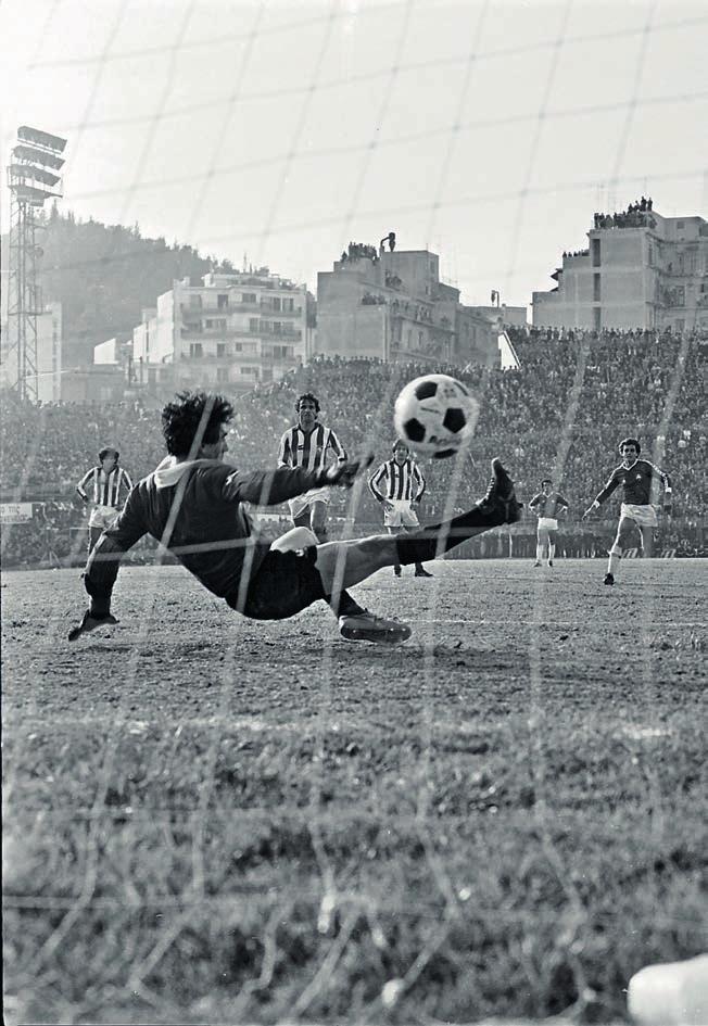 PAO HISTORY ΚΥΡΙΑΚΗ 13 ΙΑΝΟΥΑΡΙΟΥ 2019 37 χρόνια πίσω τέτοια μέρα ο Παναθηναϊκός κατόρθωνε μια μυθική ανατροπή στο σκορ