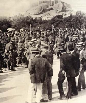 Εικόνα από την επιστράτευση του 1912 στην Αθήνα (Aθήνα, Γεννάδειος Βιβλιοθήκη). γές α πό τον Eydoux 31.