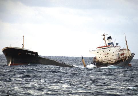 207 κατάλοιπα πετρελαίου (oil residues) στις ξεχωριστές δεξαμενές έρματος, που σήμαινε ότι υπήρξαν προηγούμενες διαρροές φορτίου απ τις γειτονικές δεξαμενές και διάβρωση των κλιμάκων (σκαλών)