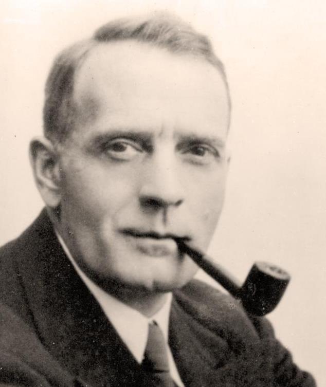 Curtis Shapley debata: Rješenje 1924: Otkriće Cefeida u Andromedinoj maglici -Opažanjem Cefeida u Andromedinoj maglici odredio udaljenost i pokazao da se ona nalazi daleko izvan Mliječnog puta, čak i