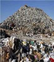 Στερεά απόβλητα (Ορισμός:) Στερεά υλικά ή υλικά με ελάχιστο υγρό περιεχόμενο, τα οποία δεν έχουν κάποια χρησιμότητα και ως εκ τούτου ο κάτοχός τους τα απορρίπτει ή προτίθεται ή υποχρεούται να τα